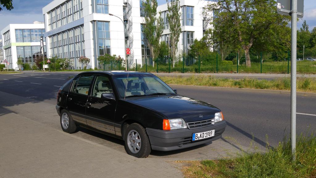 Kadett E Limited 300