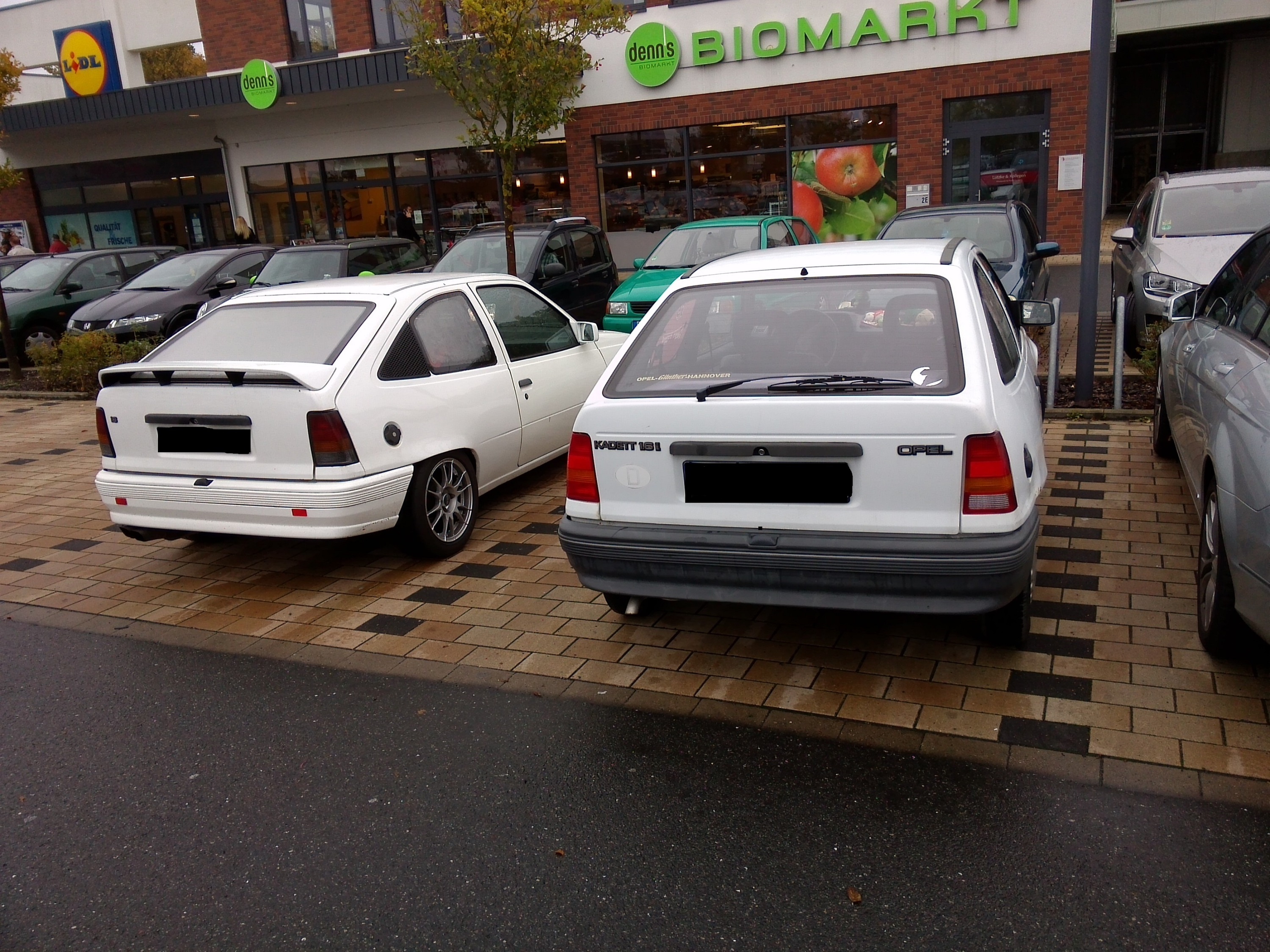 Parken neben artgenossen.