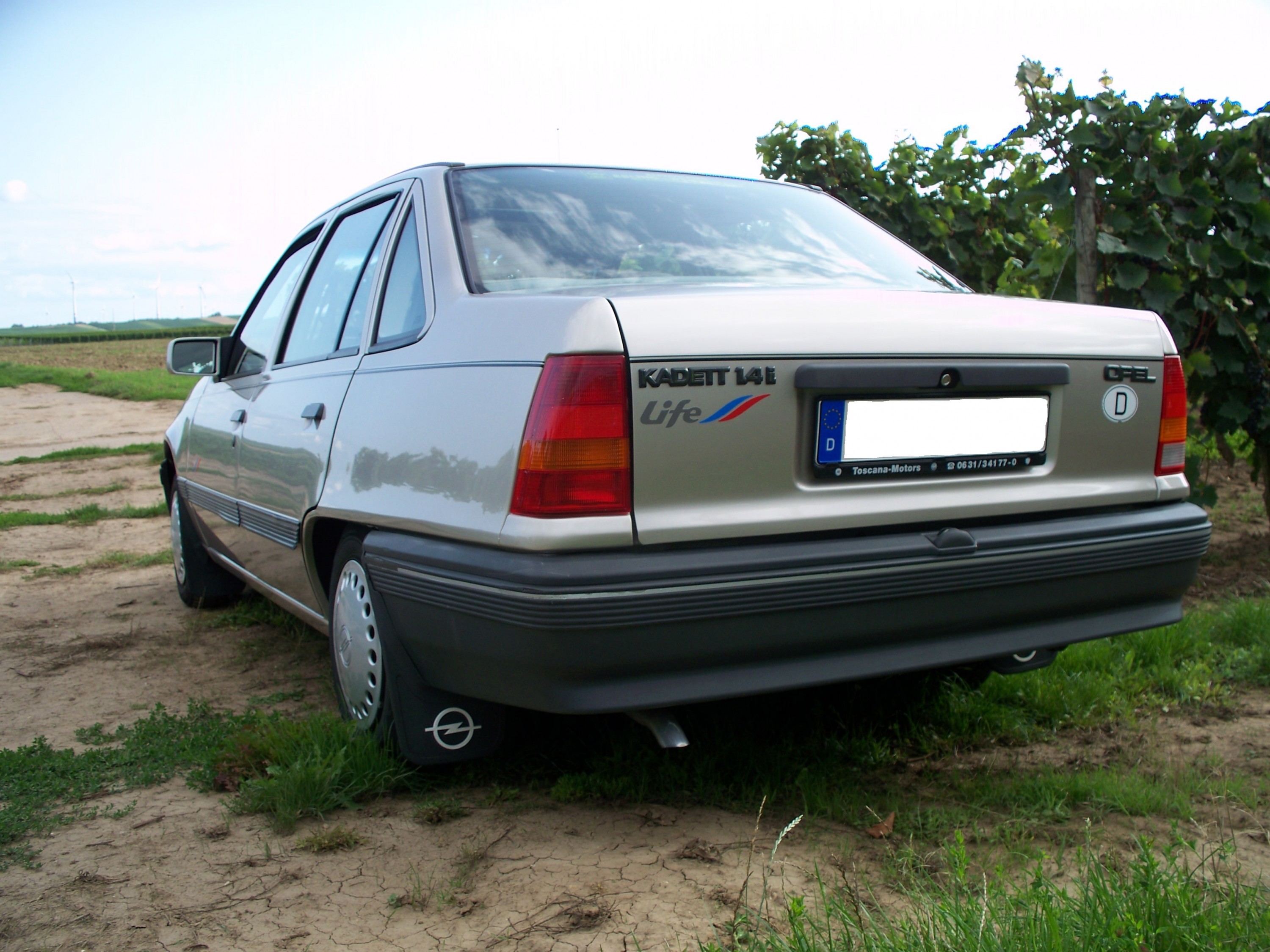 Opel Kadett E Stufenheck 1.4i