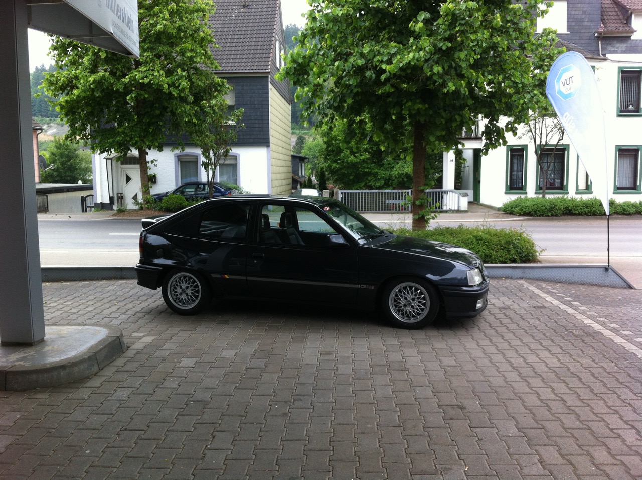 Mit falscher Alufelge vom Vectra A