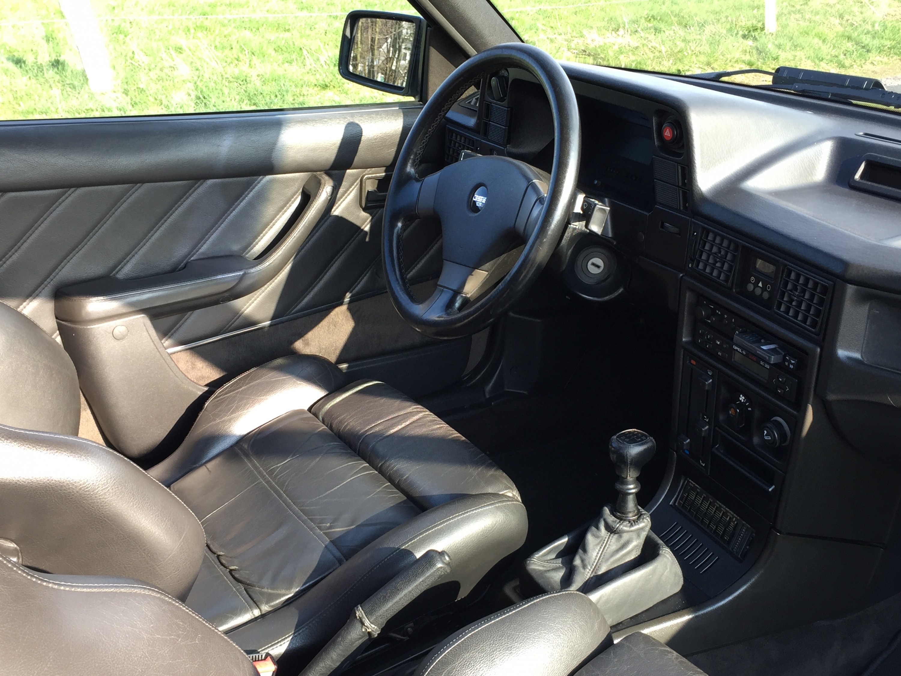 Dieses Jahr ohne Fensterkurbeln, hat wer noch Türverkleidungen "ohne" Kurbelloch ? :-)