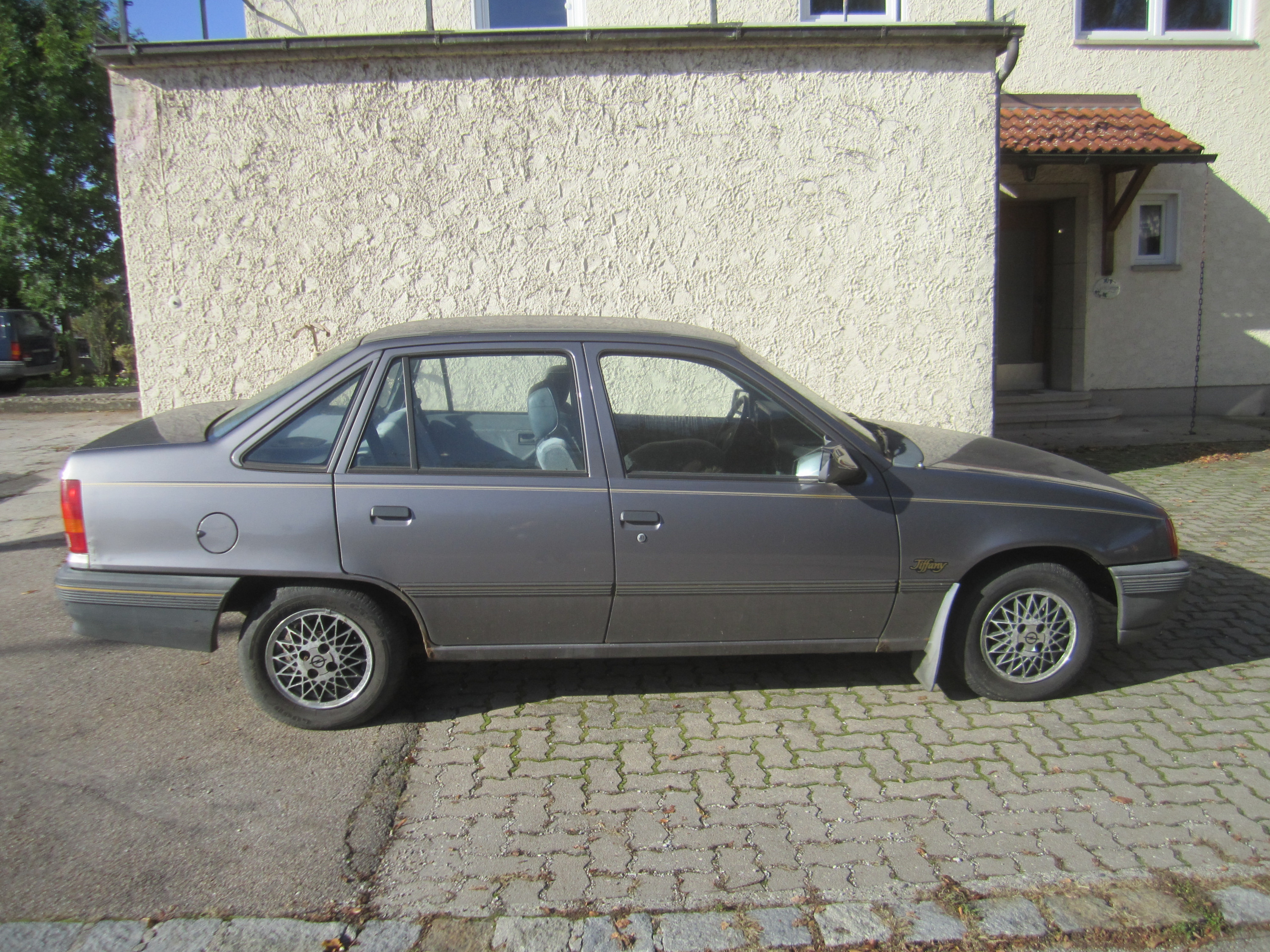 Opel Kadett E 1,6i Stufenheck Tiffany