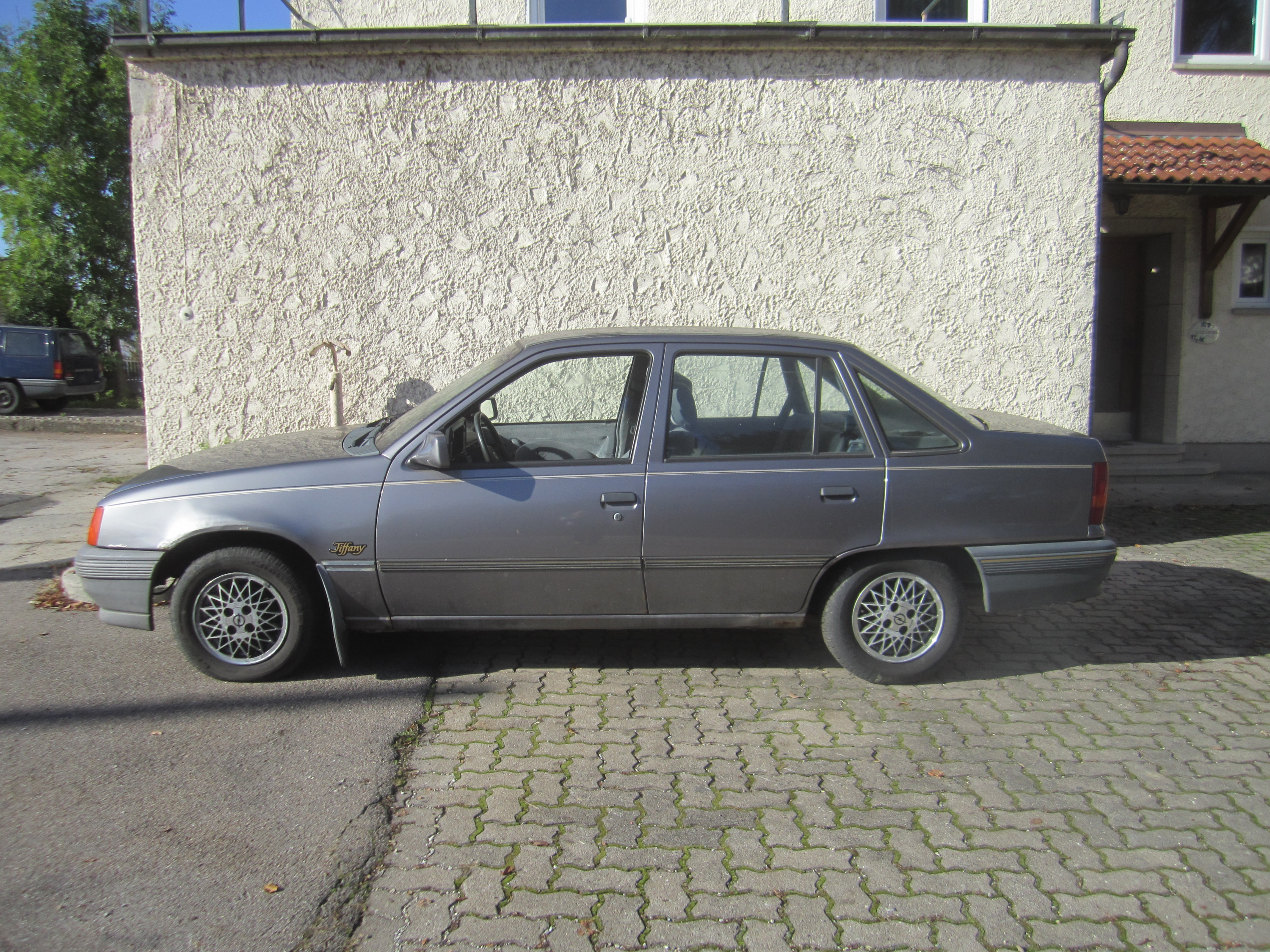 Opel Kadett E 1,6i Stufenheck Tiffany