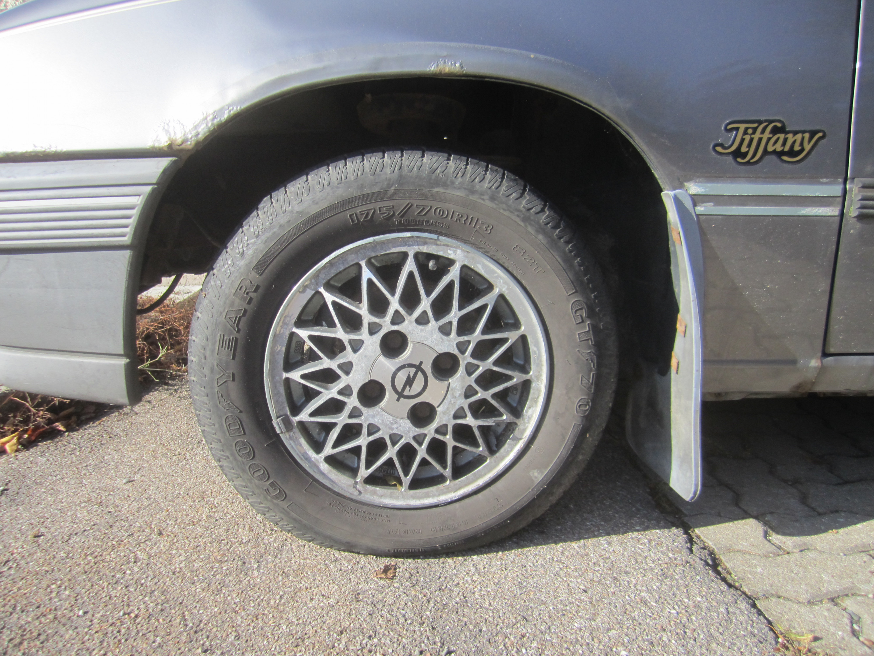 Opel Kadett E 1,6i Stufenheck Tiffany