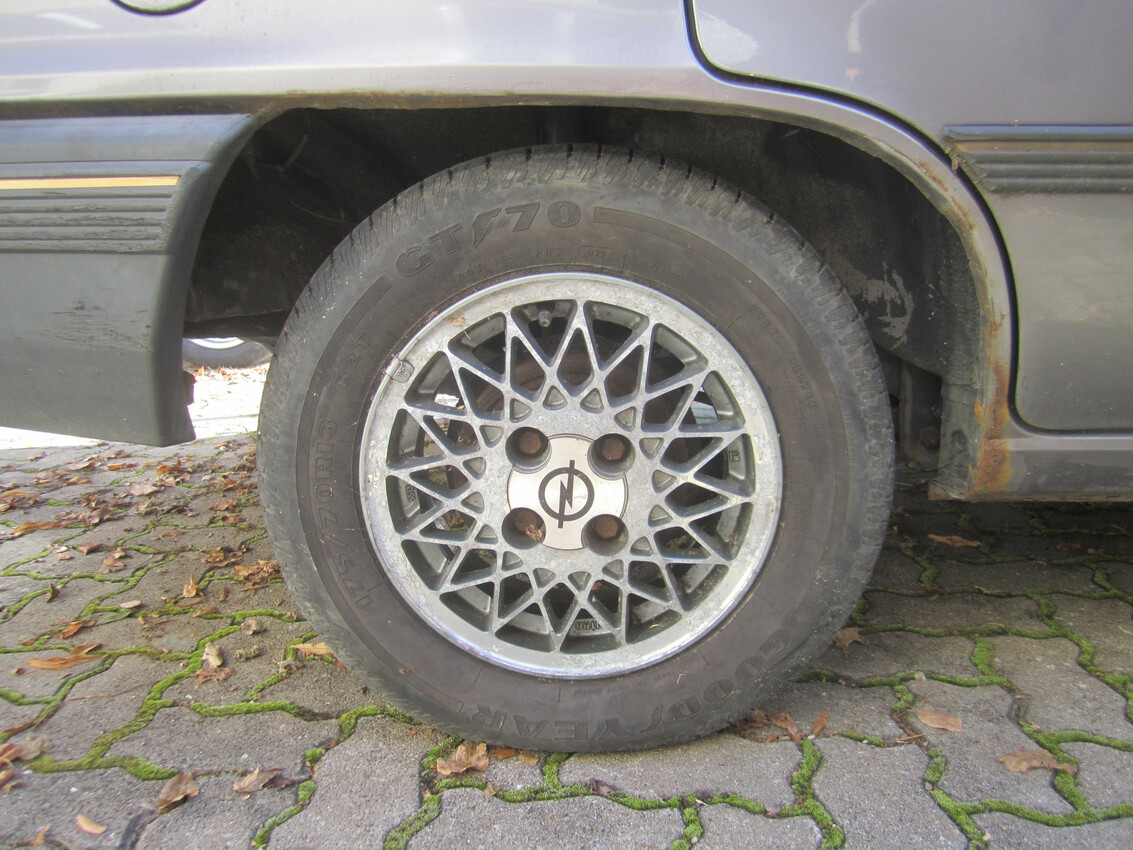 Opel Kadett E 1,6i Stufenheck Tiffany