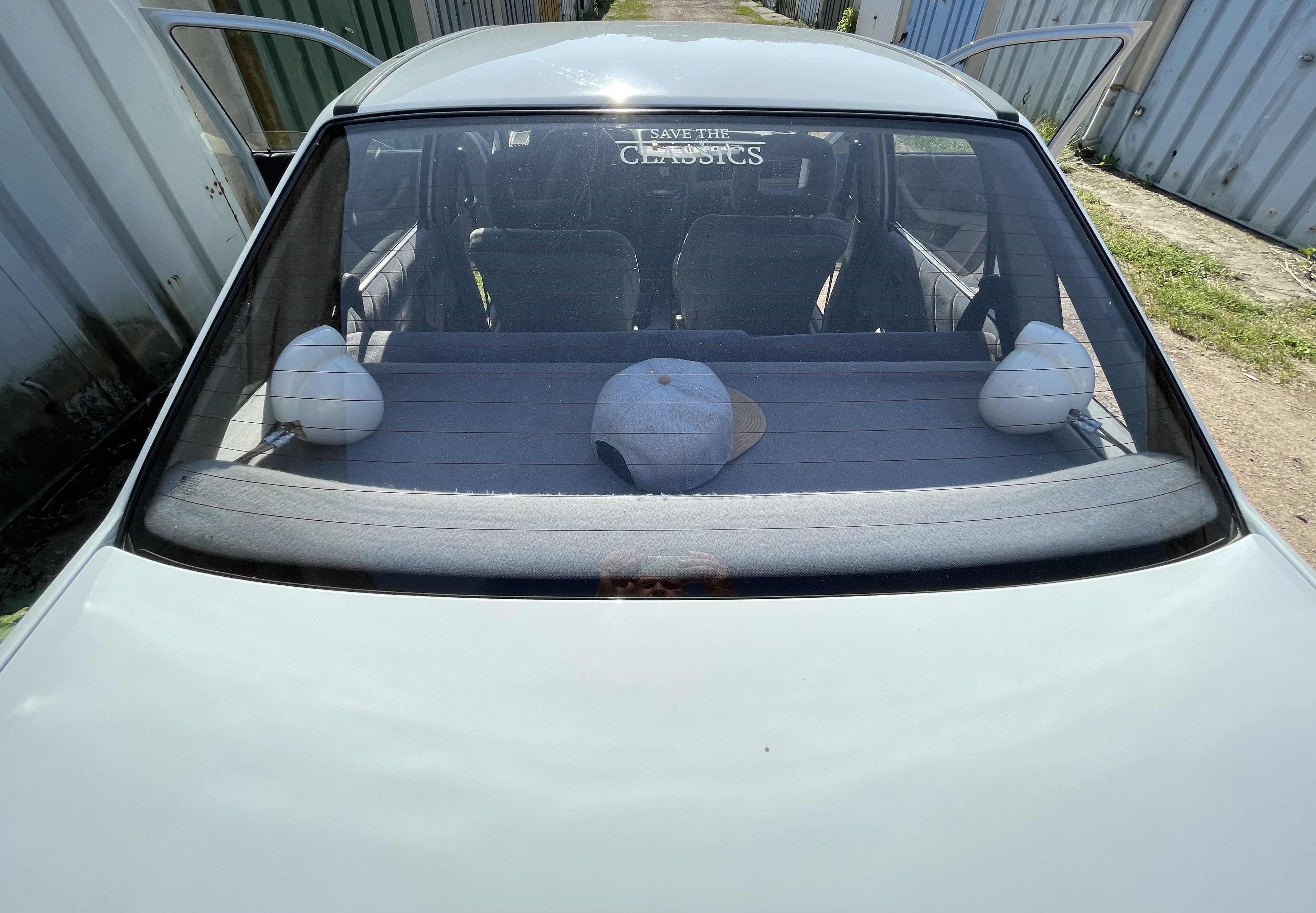 Neue Lautsprecher auf der Hutablage