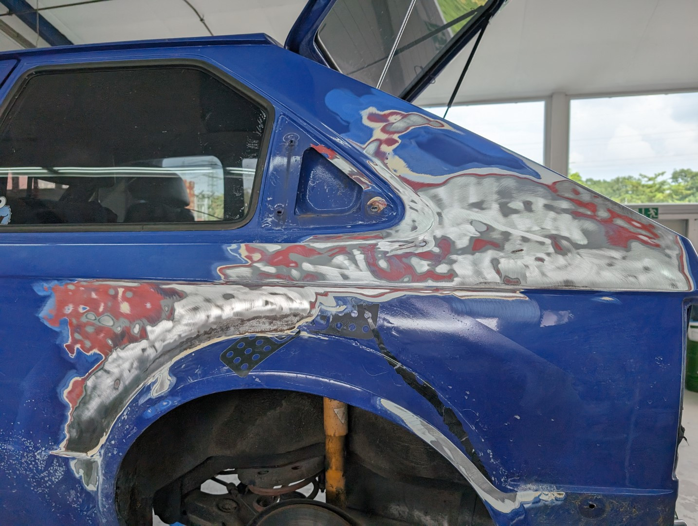 Der_blaue_Gerät_Kadett_D_16V_ (Seitenwand)