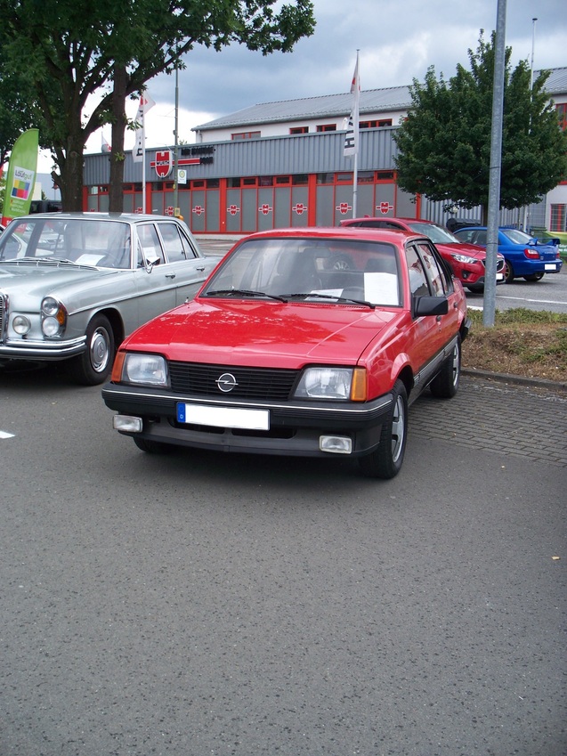 Opel Ascona C 1.6 SR